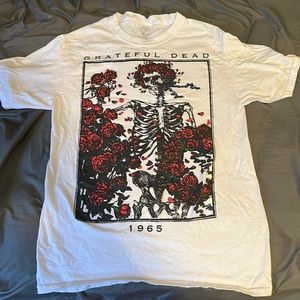 Grateful Dead graphic shirt